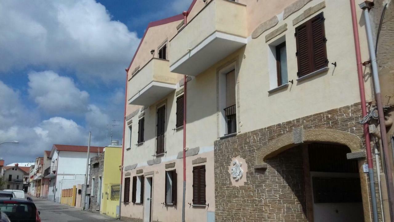 Villa Il Girasole SantʼAntìoco Exterior foto